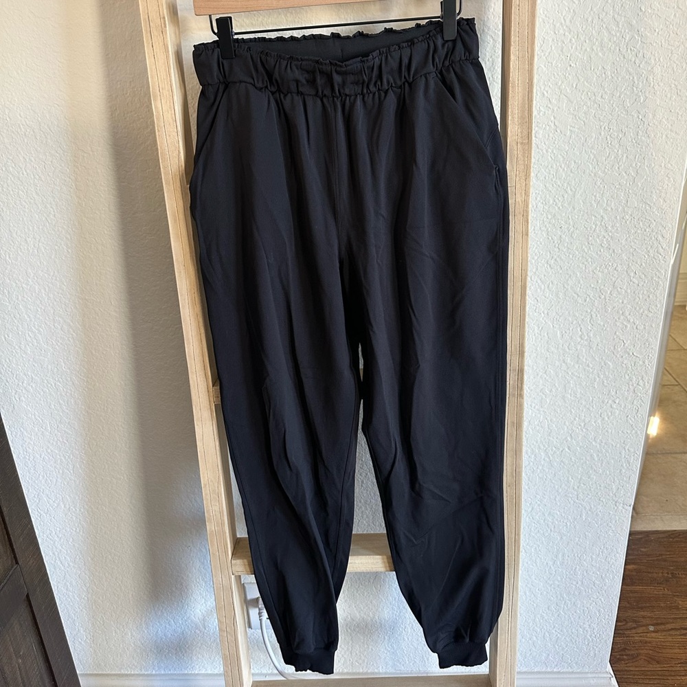 Lululemon Stretch High Rise Jogger- Size 8